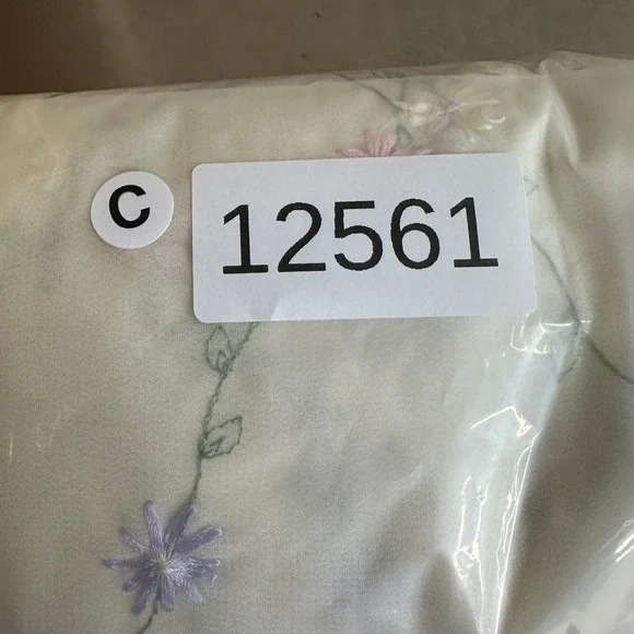 VTG Floral Embroidered Sheer White Curtain Panels Scalloped Edge Set of 2 53X82" - Picture 11 of 11